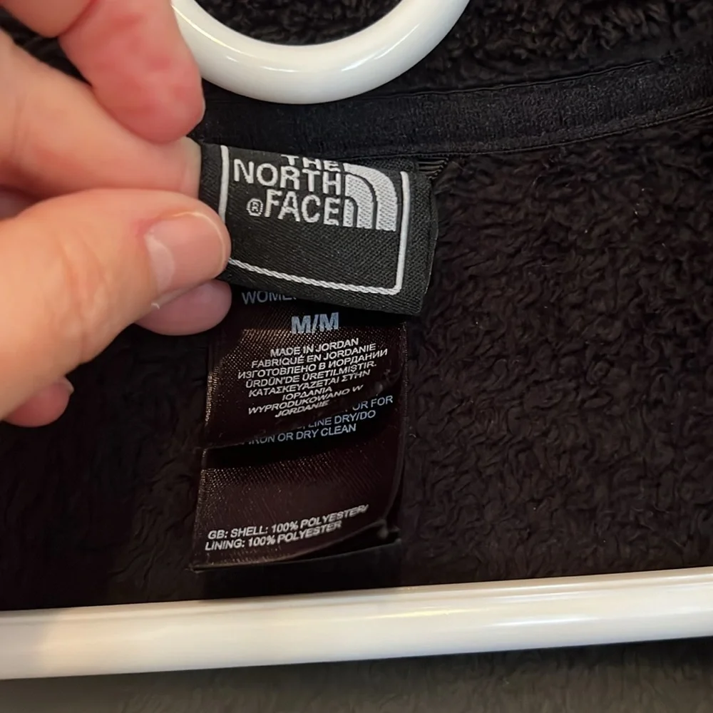 Women’s North Face jacket, super soft black.  Size M - Picture 4 of 4